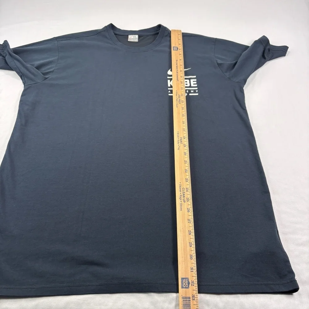 Nike shirt good
